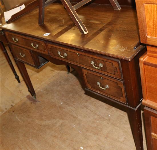 Mahogany dressing table